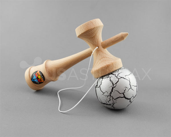 Bahama Kendama Baby Crackle: Metallic Silver Over black